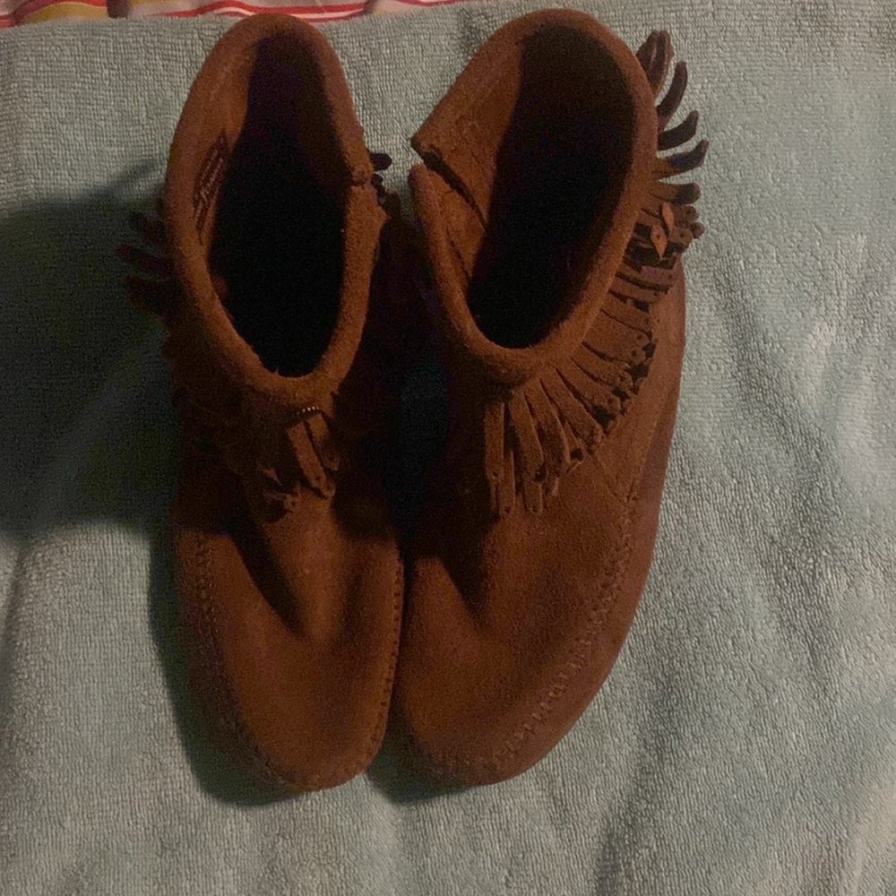 MINNETONKA MOCCASINS. - Picture 4 of 5